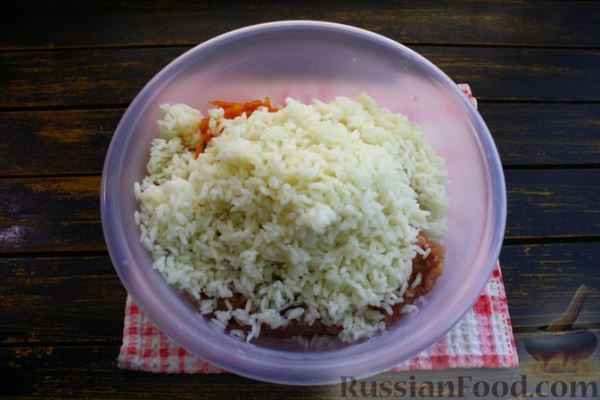 Капустная запеканка с фаршем и рисом