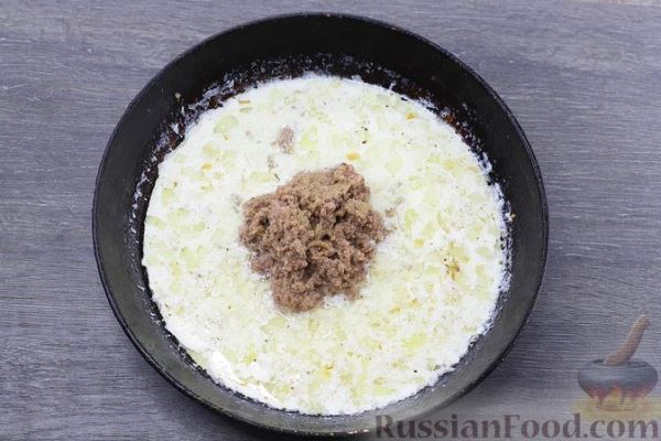 Макароны с тунцом и маслинами в сливочном соусе