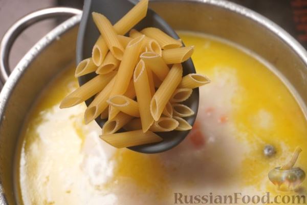 Куриный суп с плавленым сыром и макаронами
