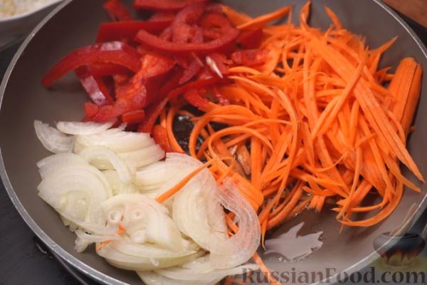 Салат с шампиньонами, морковью и болгарским перцем, по-корейски